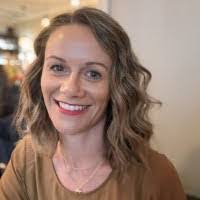 Kirsten Spooner's Instagram, Twitter & Facebook