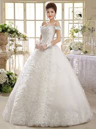 Dai un'occhiata alla simpatica collezione di abiti da sposa principessa 2020 economici online. Abiti Da Sposa In Pizzo Al Largo Della Spalla Abito Da Sposa Principessa Abiti Da Ballo In Rilievo Fiori Lunghezza Abito Da Sposa Avorio Milanoo Com