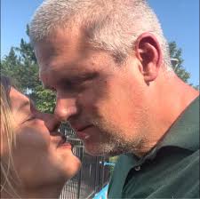 Aimee Arthur's Instagram, Twitter & Facebook