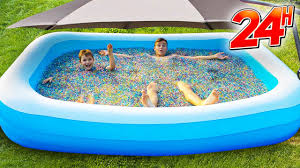 24h Dans Une Piscine D Orbeez Youtube