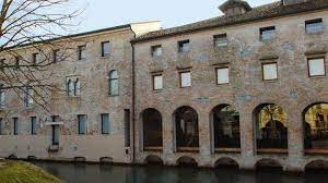 Libreria, ristorante, enoteca, centro congressi, mostre ed eventi. Fondazione Mette In Vendita Casa Dei Carraresi Tribuna Di Treviso Treviso