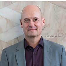 Amazon.com: Nikhil Krishnan: books, biography, latest update