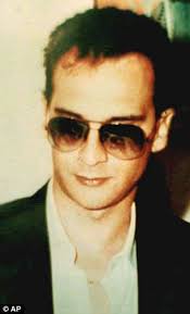 Italian police arrest fugitive mafia boss's closest aides