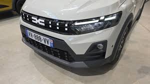 Dacia va veni cu un nou model, produs în România FOTO