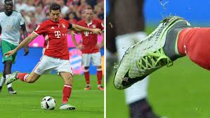 In addition, goretzka wore adidas trainers ahead of champions league clash against lazio in late february. Football Lewandowski Scores Hat Trick With Hole In Boot