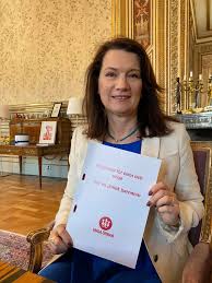 Tisdag 6 juli eu:s kamp mot organiserad brottslighet och kriminella gäng tisdag 6 juli kl. Unga Ornar Idag Har Vi Traffat Utrikesminister Ann Linde Facebook