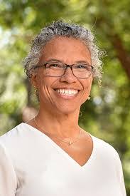 Gina Poe's Instagram, Twitter & Facebook