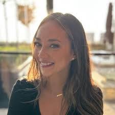 Natalie Rinaldi's Instagram, Twitter & Facebook