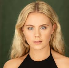 Constance Sampson (@connie_samps)