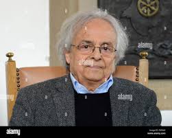 Remarque hi-res stock photography and images