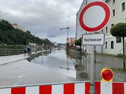 10 vom 15.07.21, 09:30 uhr die hochwasserwellen sind weitestgehend abgelaufen, lediglich zwei pegel befinden sich noch in meldestufe 2. Hochwasser Schauen Nachrichten Burgerblick Passau