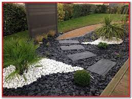 amenagement jardin exterieur avec galets small front yard landscaping backyard landscaping designs pond landscaping
