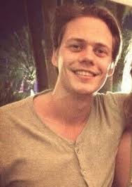 Sep 13, 2017 · september 13, 2017, 1:05 am bill skarsgård floated by conan, where he shared the story of how he came up with his creepy clown smile for the film it. Best Of Bill Skarsgard On Twitter His Smile Is All I Need