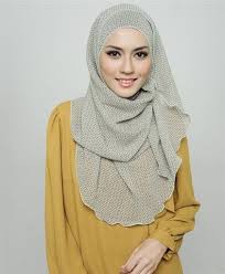 Anda bisa menggunakan hijab polos yang berwarna sama dengan warna dasar celana anda. Model Hijab Remaja Terbaru Desain Simple Elegan Modis Casual Dan Modern Terbaru Gaya Model Pakaian Model Pakaian Hijab Gaya Hijab