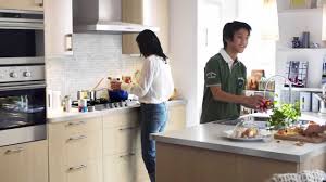 Esta cocina, diseñada por la interiorista sonia escribano, su propietaria, cuenta con muebles y organizadores que exprimen cada cm. Tu Cocina Ideal Esta En Ikea Youtube