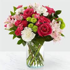 Alstromeria are perfect for making small centerpieces, bouquets or other floral designs. Alstroemeria Flowers Alstroemeria Bouquets Delivered Proflowers