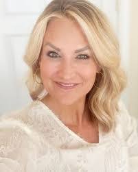 Heather Thigpen's Instagram, Twitter & Facebook