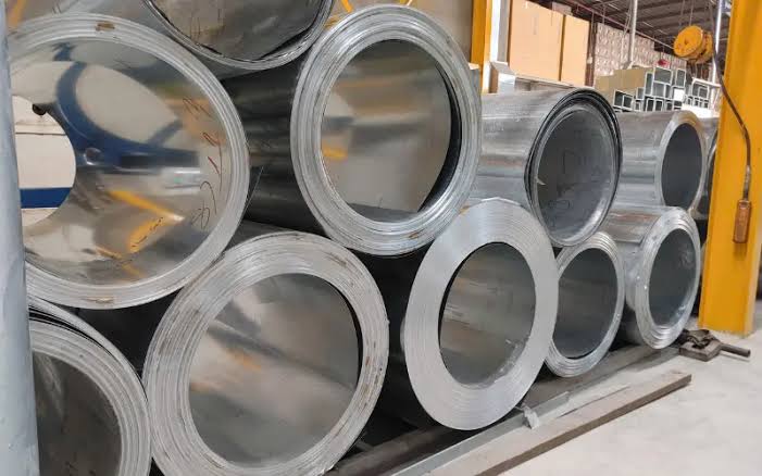 Ống gió inox công nghiệp: Ưu điểm và ứng dụng thực tế