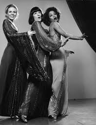 Kennedy began her television career in the musical variety series three girls three, alongside debbie allen. Mimi Kennedy