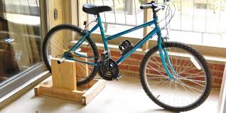 10 Erstaunliche Diy Fahrradtrager Ideen Die Sie Gerade Sehen Mussen Haus Styling In 2020 Diy Bike Diy Fahrradtrager Modulares Regal