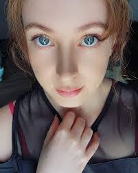 Monique Roche's Instagram, Twitter & Facebook