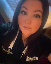 🥳 One whole year of being a part of the StandOut Magazine and Event Buyers  Live gang, and venturing into the world of live events! Time flies... 🌟  Thanks, as always, for