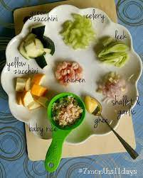 • boleh duduk sendiri dengan sokongan yang minimum. Bapak Masak Cara Memasak Zukini Untuk Bayi