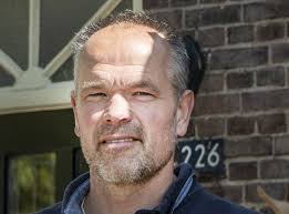 Wijchense bakker gaat voedselverspilling te lijf door brood te maken van  oud brood