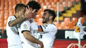 Centro informativo sobre la actividad del equipo. Late Strikes Secure Valencia Much Needed Win Over Villarreal To Ease Their La Liga Relegation Fears Eurosport