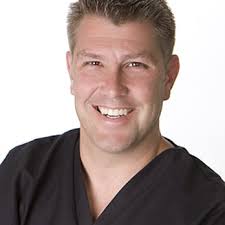 Lee Epperson's Instagram, Twitter & Facebook