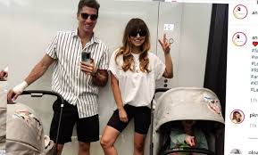 Anna lewandowska has disabled new messages. Anna Lewandowska I Robert Lewandowski Na Spacerze Z Dwoma Wozkami Tym Razem To Model Z Japonskimi Haftami I Krysztalami Cena Zawrotna