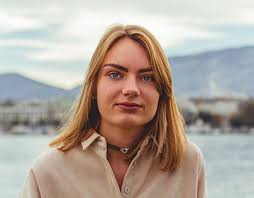 Laura Morel in Bourg-en-Bresse, France :: Behance