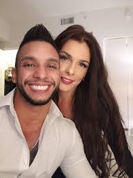 foto esteban landrau presume sus abdominales tras su embarazo. Cnn En Espanol On Twitter Hoy Camilocnn Conversa Con Esteban Landrau Y Dana Sultana Pareja Transexual Que Se Enamoro Y Ahora Espera Su Primer Bebe Hoy 9 P M Hora De Miami Https T Co Iqyo0lt6ku