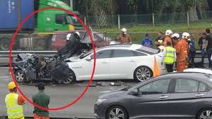 Foto prewed mobil dump.truck / harga mobil dump tr. Foto Kecelakaan Maut Libatkan 8 Kendaraan Viral Satu Mobil Hancur Ditabrak Mobil Jaguar Putih Halaman All Tribunstyle Com