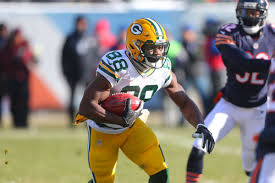 Packers Vs Bears 2016 Final Score Ty Montgomery Aaron Rodgers Lift Green Bay To Tight Win Over Chicago Sbnation Com Aaron rodgers stunned the rival bears by rallying the packers from down 17 in the second half after leaving the game earlier with a knee injury.