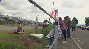Customs and border protection office1000. Families Gather On Opposite Sides Of Washington Canada Border To Push For Reopening King5 Com