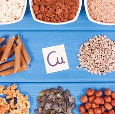 Le mandorle, note per la loro presenza di fibre e vitamina e, in poco più di 20 grammi forniscono il 33% della dose quotidiana consigliata di rame. Immagini Stock Alimenti Sani Contenenti Rame Fibre Alimentari E Minerali Naturali Concetto Di Alimentazione Sana Image 93730855