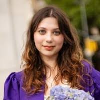 Sharon Manis's Instagram, Twitter & Facebook