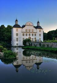 Schloss Borbeck Essen Germany Von Daniel Amazing Places Germany Castles Castle Germany