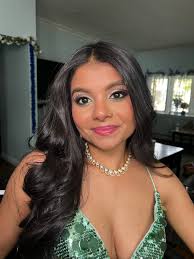 Hello! I am a professional makeup artist based in New Jersey, and I am  looking to enhance my bridal portfolio. I would love to collaborate with  hairstylists