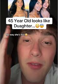 No way this lady is 45. She looks like she’s 20..😨 #skincare #fypage  #koreanskincare #glasskin #kellyclarkson #over30 #over20