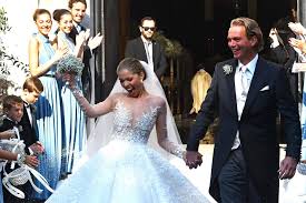 Hochzeitskleid blau schleier ideen für die hochzeit brautkleid kleider braut looks brautmode vestidos. 5e905bed Swarovski Tochter Infoconcordia Abendkleid