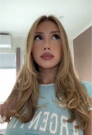 Blondes vs Brunettes: The Ultimate Hair Color Debate