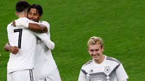 Titelverteidiger bayern münchen muss bei der neuauflage des vorjahresfinals in der champions. Neue Liebe Serge Gnabrys Freundin Teilt Erstes Parchenbild Promiflash De