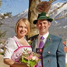 Eine tochter und einen sohn hat das paar schon. Magdalena Neuner Biathlonstar Heiratet Josef Holzer Garmisch Partenkirchen