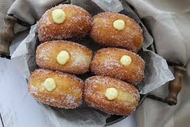 Beignets Fourres A La Creme Beignets Gourmandise Beignets A La Creme