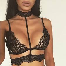 Le soutien gorge dispose d'une large ouverture sur le buste et d'une attache dans le cou. 2016 Top Mode Femmes Sexy Noir Lingerie Soutien Gorge Tops Tour De Cou Cou Translucide Sous Vetements Sheer Dentelle Femmes Crop Tops Aliexpress
