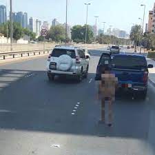 امس تم تداول صورا لرجل يتجول وهو عاري في شوارع الفاتح في العاصمة البحرينية المنامة اخبار صحافة دولية رياضة منوعات صحة تقنية اكسبلور bahrain road