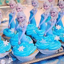 Frozen Cupcakes Die Eiskonigin Elsa Birthday Party Geburtstag Muffins Kindergeburtstag Muffins Kindergeburtstag Eiskonigin Party Kindergeburtstag