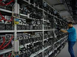 Successfully mining just one bitcoin block, and holding onto it since 2010 would mean you have $450,000 worth of bitcoin in your wallet in 2020. 3 Bitcoin Mining Experts Explain Why Concerns Around The Cryptocurrency S Massive Energy Consumption Are Overblown Currency News Financial And Business News Markets Insider